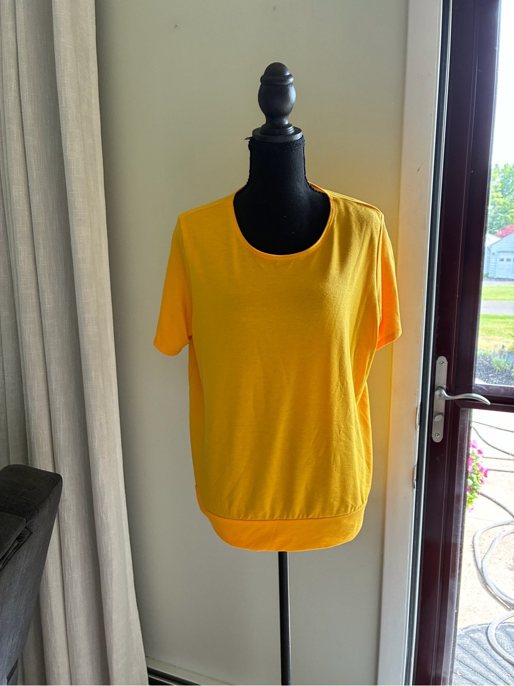 Azules Sunny Yellow Short Sleeve Scoop Neck Top